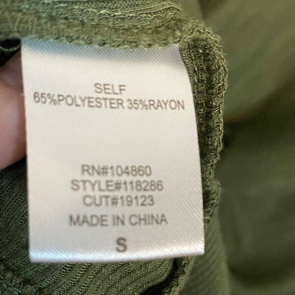 Olive Green Reversible Top. - Picture 2 of 6